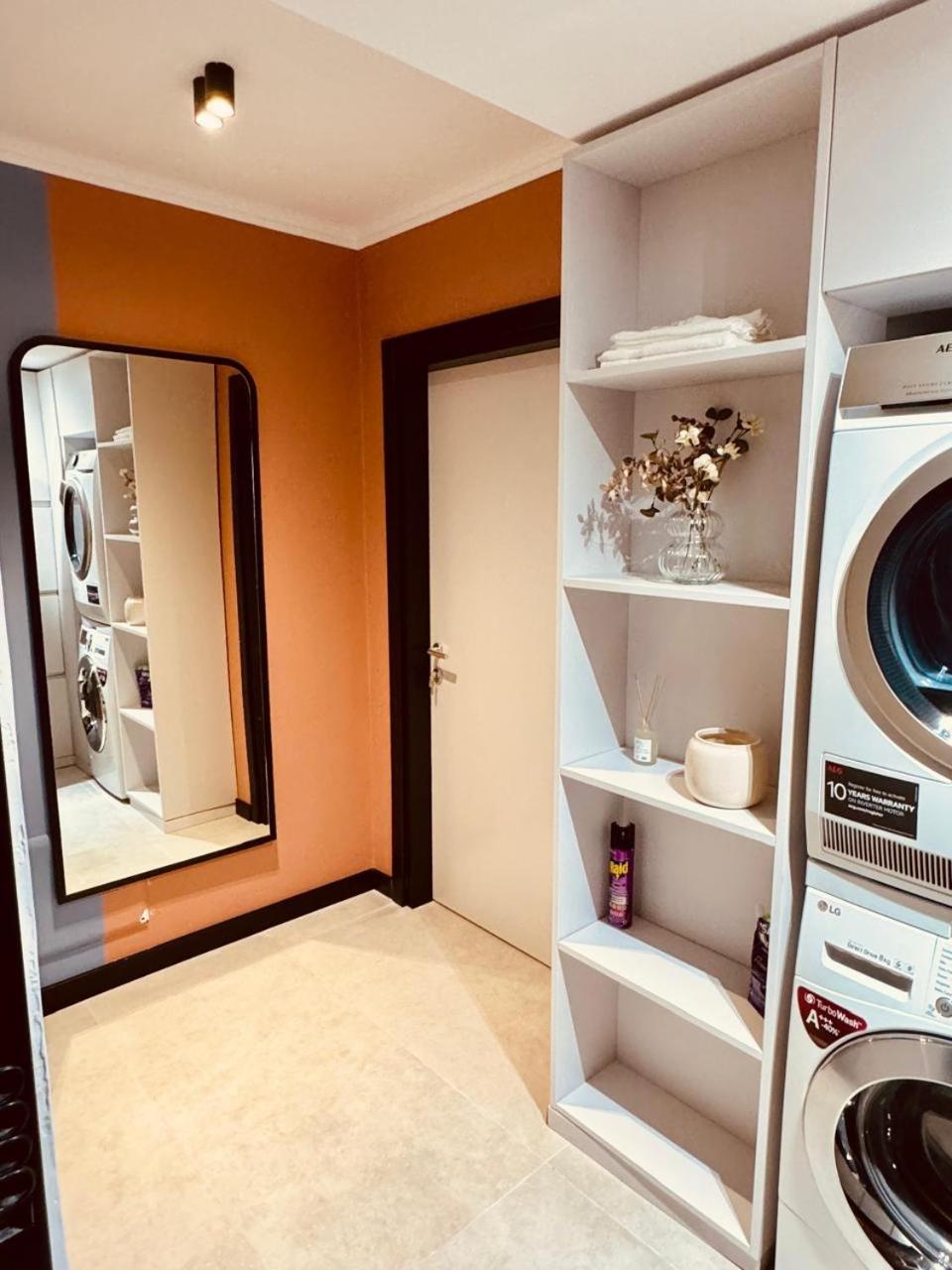 Lili'S Tirana Center Apartments Ngoại thất bức ảnh