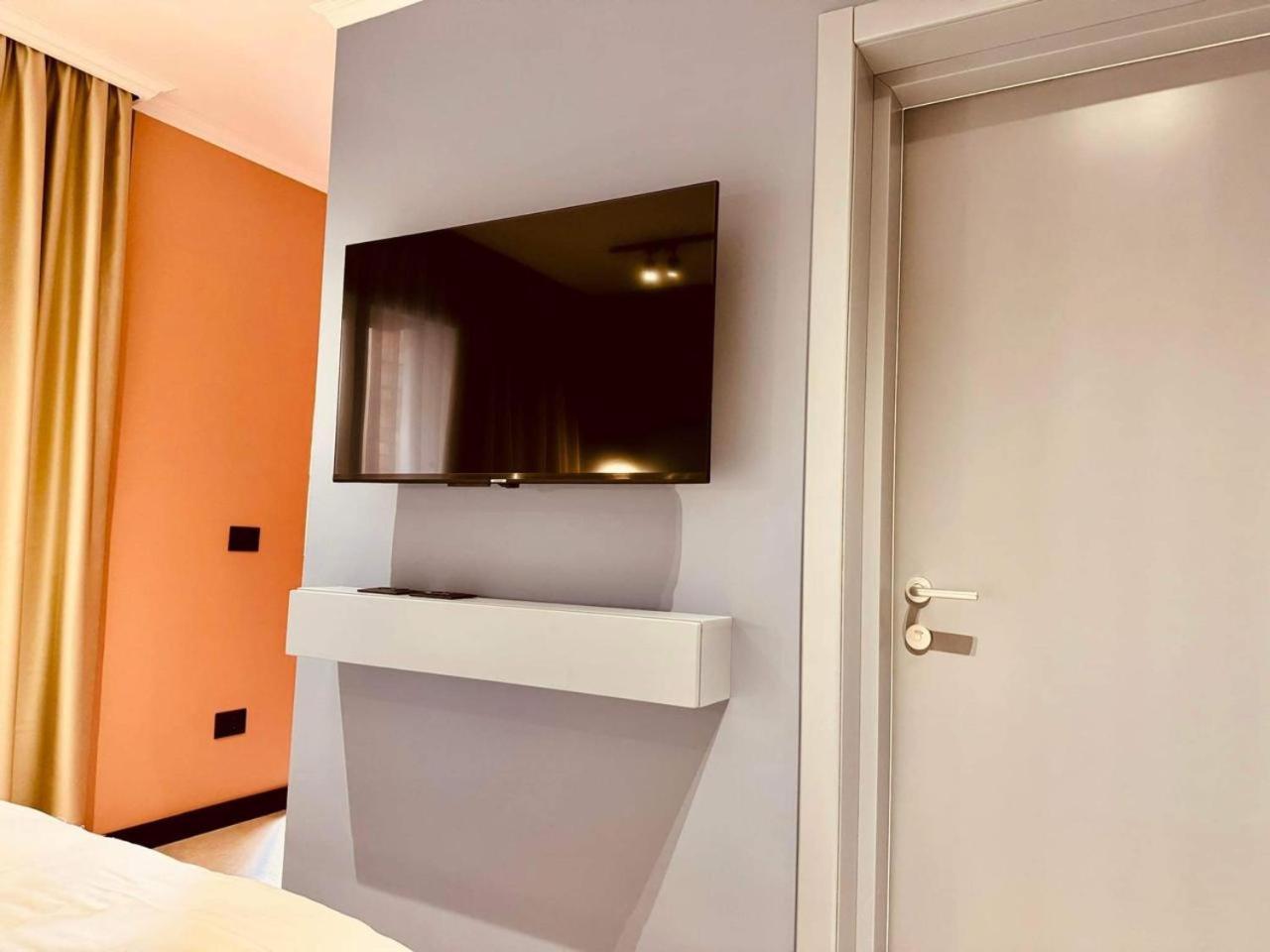 Lili'S Tirana Center Apartments Ngoại thất bức ảnh