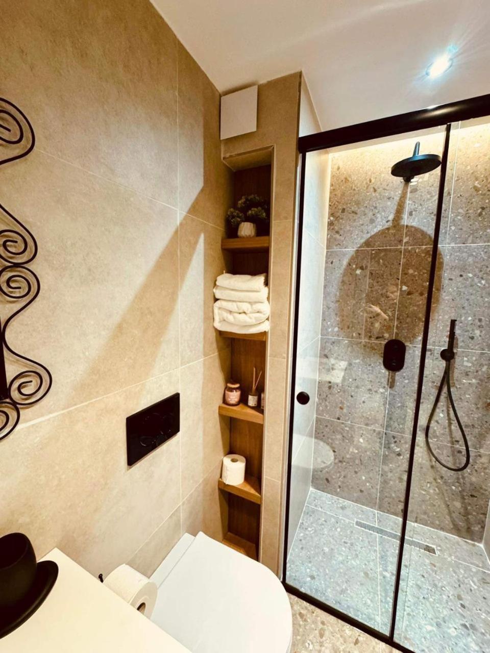 Lili'S Tirana Center Apartments Ngoại thất bức ảnh