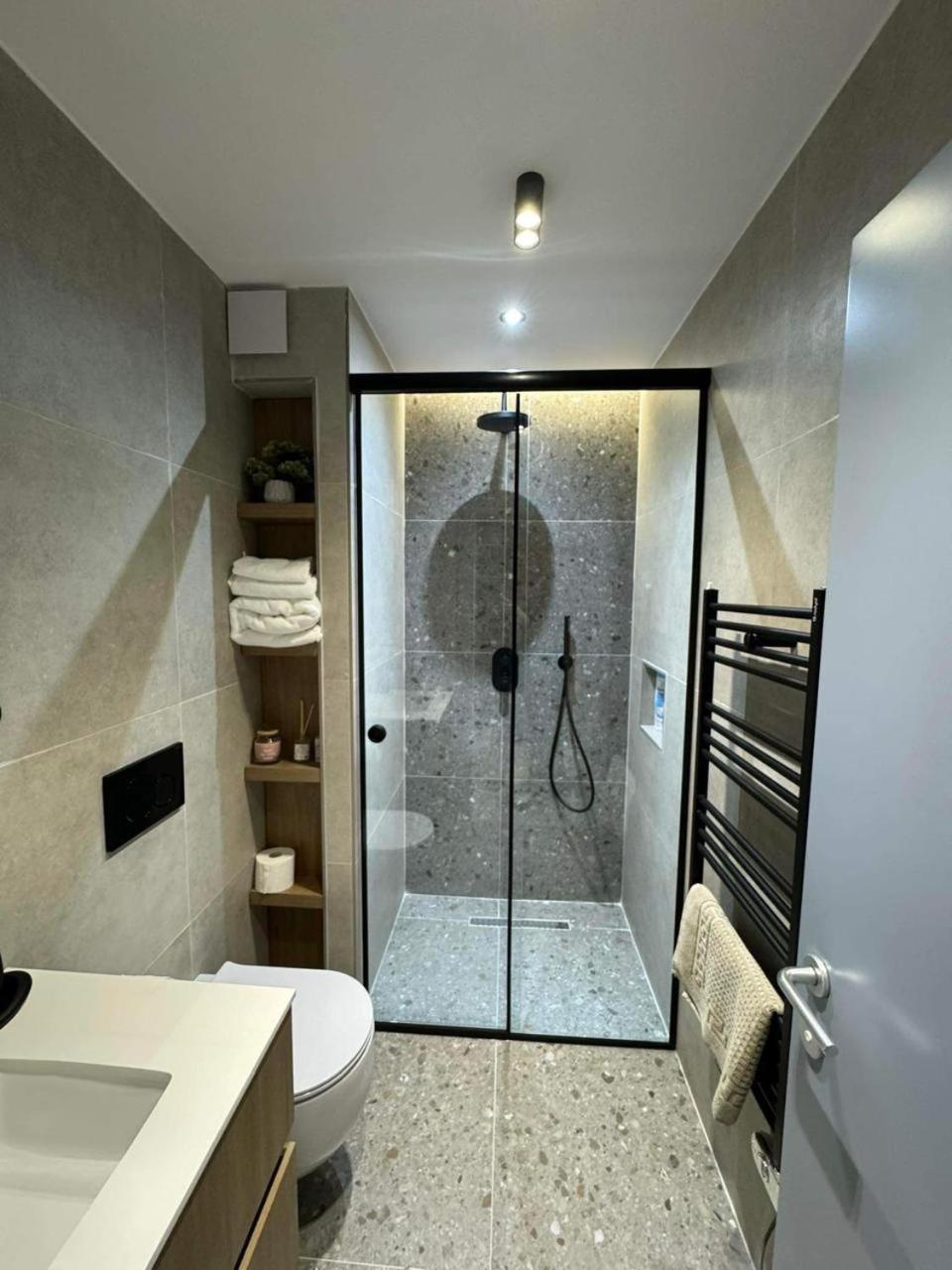 Lili'S Tirana Center Apartments Ngoại thất bức ảnh